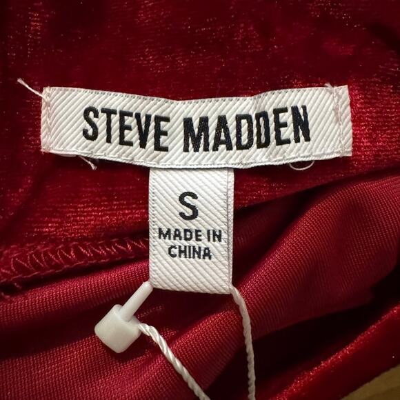 Steve Madden Red Velvet Mock Neck Bodysuit Size S NWT - Picture 3 of 4